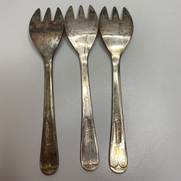 3 Vintage Sheffield England Silver Plate Appetizer Fork 5" Child's Fork - Picture 4 of 7